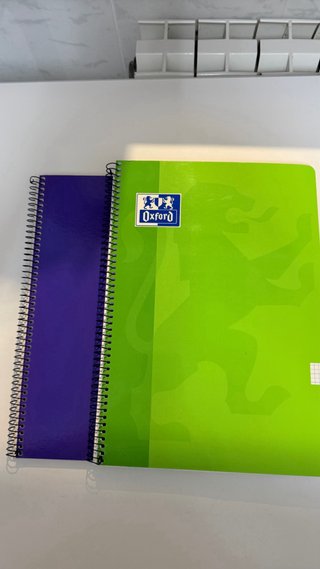 3 libretas espiral naranja, verde y beige
