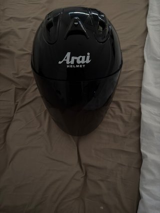 Casco Arai Negro con Visera