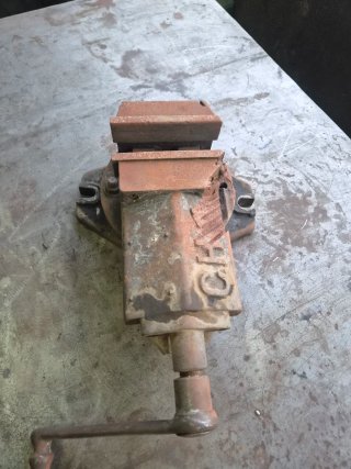 Tornillo de banco giratorio
