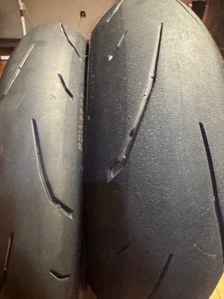 se vende pareja Michelin Power GP2 - 90% vida útil