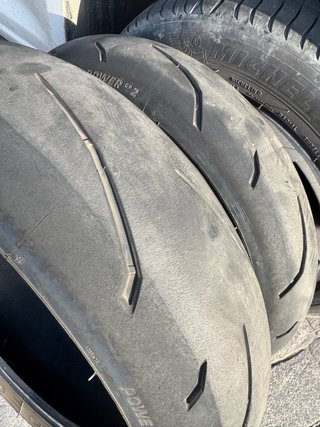 se vende pareja Michelin Power GP2 - 90% vida útil