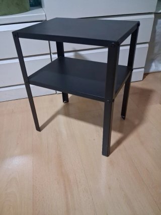 Mesita auxiliar negra Ikea
