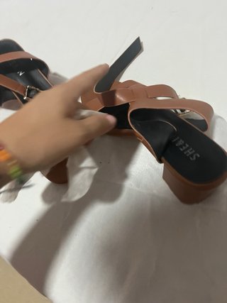 Sandalias tacón marrón