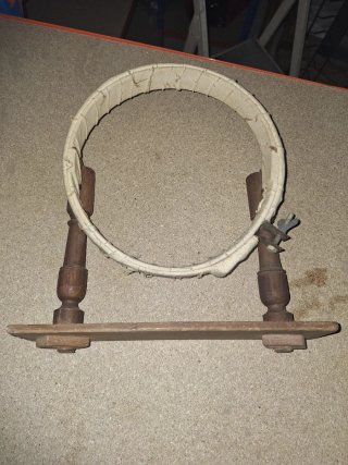 Utensilio de costura antiguo