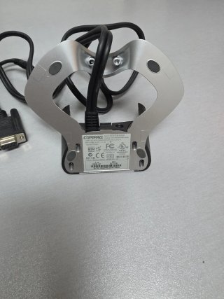 Soporte Carga PDA Compaq con Cable VGA