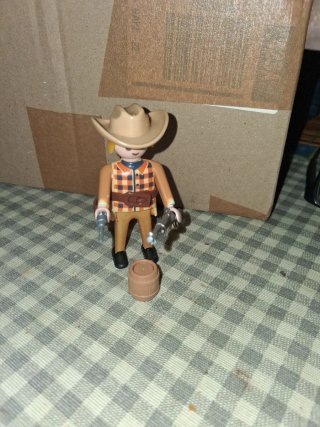 Playmobil Vaquero con Pistola y winchester.