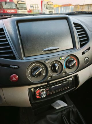 Mitsubishi L 200 2013