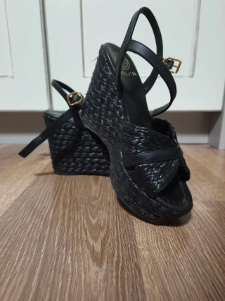 Sandalias Unisa Negras Rafia. Se han usado una vez