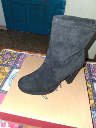 Botines negros tacón