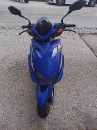 Yamaha aerox 100