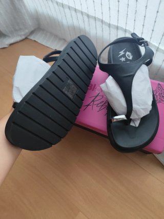 Sandalias Blogger negras con detalles en plata