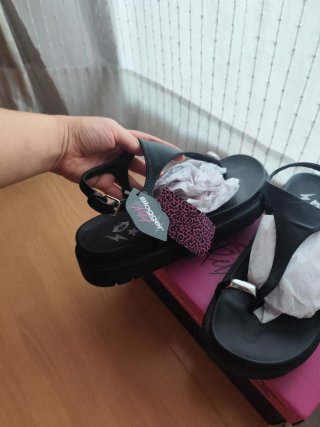 Sandalias Blogger negras con detalles en plata