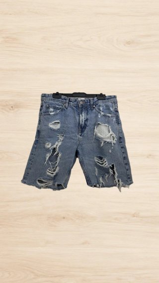 Vaqueros Cortos Rotos Azul Claro de Pull & Bear