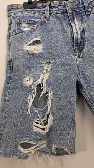 Vaqueros Cortos Rotos Azul Claro de Pull & Bear