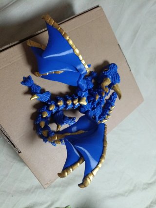 Dragón Alado Azul y Dorado 3D