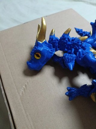 Dragón Alado Azul y Dorado 3D