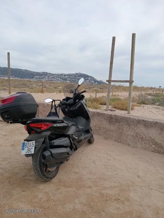 Yamaha X-Max 400 Negra