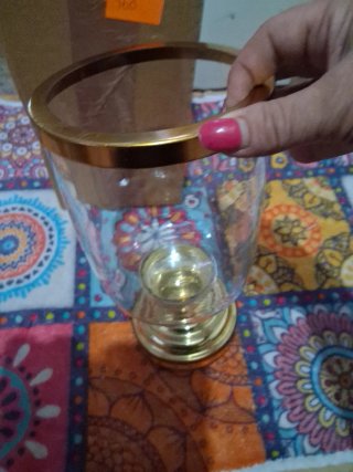 Jarrón de cristal dorado