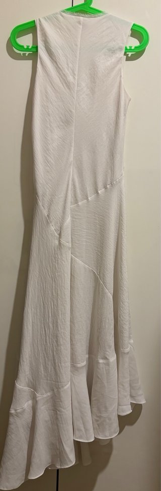 Vestido COS blanco asimétrico