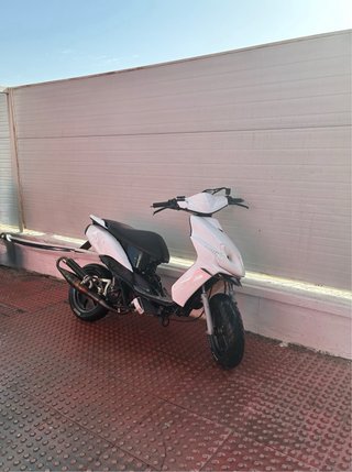 Yamaha Jog RR Blanca