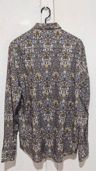 Camiseta H&M unisex estampado floral