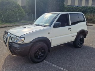 Nissan Terrano II 2000