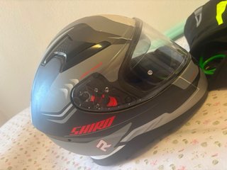2 Combos de Moto (Hombre y Mujer) – Cascos + Chaqu