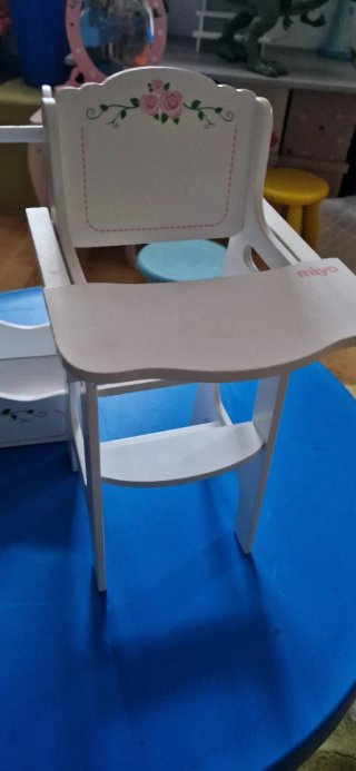 Sillita y vestidor bebe de juguete