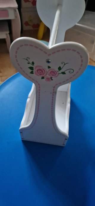 Sillita y vestidor bebe de juguete