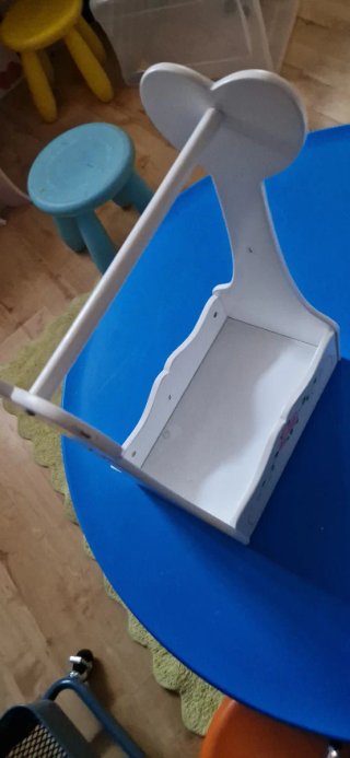 Sillita y vestidor bebe de juguete