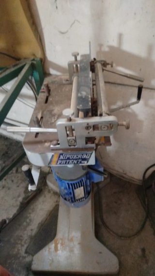 Chapadora de cantos manual Nipuer 3II Patent