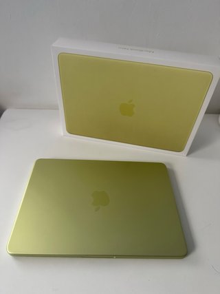 MacBook Neo Cítrico + Cargador original + factura