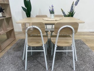 MESA CON 4 SILLAS