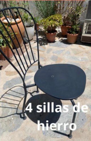 Varias Sillas de Madera Estilo Vintage
