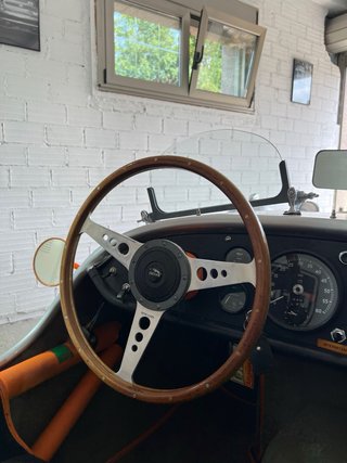 Kougar Sports 4.2 LHD
