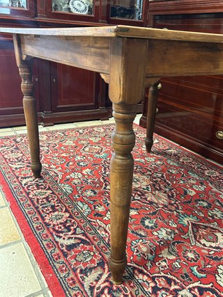 Mesa antigua de Bistró