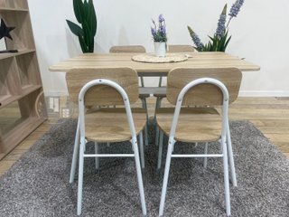 MESA CON 4 SILLAS