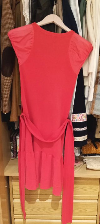 Vestido rojo con cinturón
