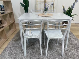 MESA  + 4 SILLAS