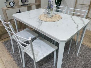 MESA  + 4 SILLAS
