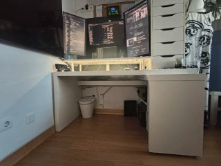 Escritorio MALM IKEA con tablero extraíble