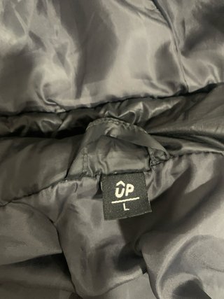 2 Chaquetas acolchadas negras con  capucha