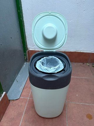 Contenedor de pañales para bebé