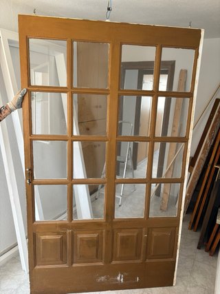 Puerta madera con cristales