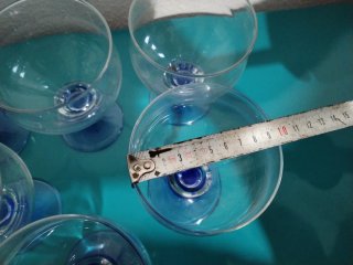 Copas de cristal azul y transparente