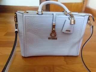 Bolso Guess Blanco Cocodrilo Dorado