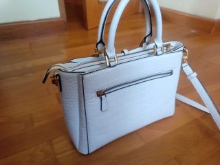Bolso Guess Blanco Cocodrilo Dorado