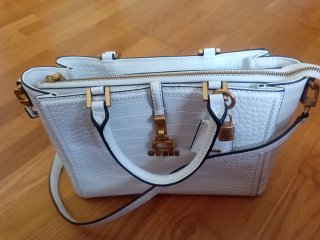 Bolso Guess Blanco Cocodrilo Dorado