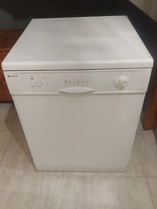 2 Bandejas lavavajillas INDESIT. Repuestos piezas.