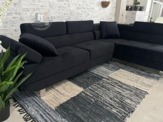 Sofá-rinconera en negro terciopelo
